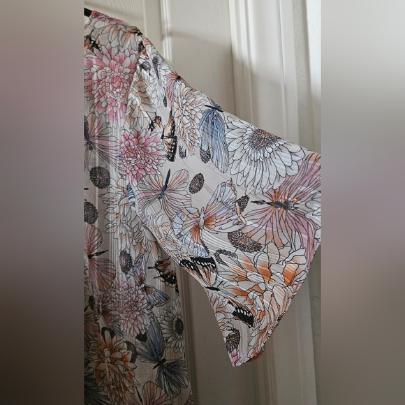 Roz & Ali Layered Blouse - Picture 5 of 7